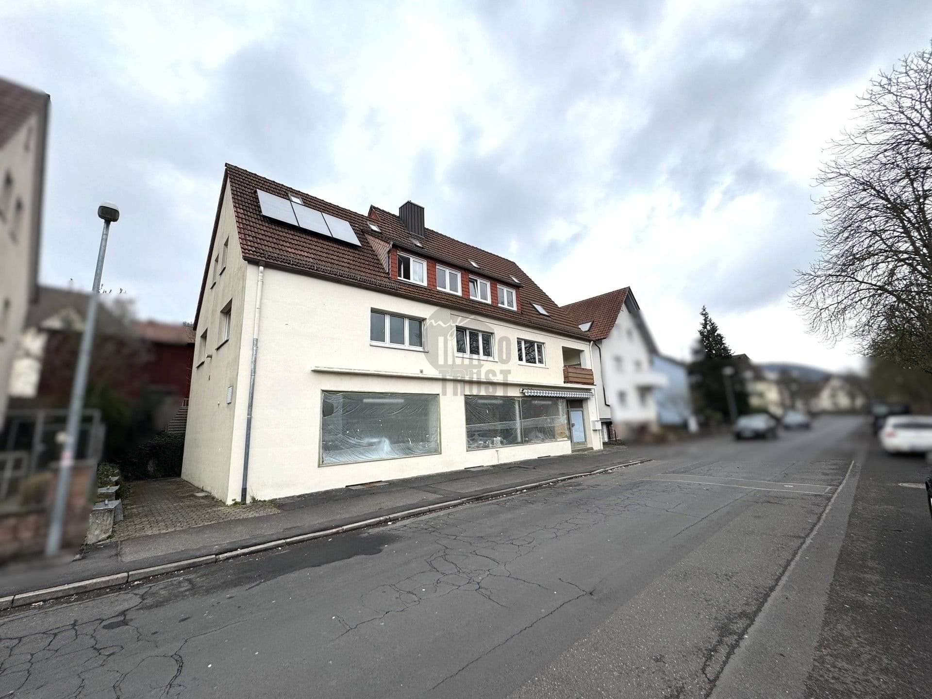 Immobilie in Gemünden am Main - FÜR ANLEGER, ZENTRAL, RENTABEL, 
JETZT ZUSCHLAGEN! - Bild 1