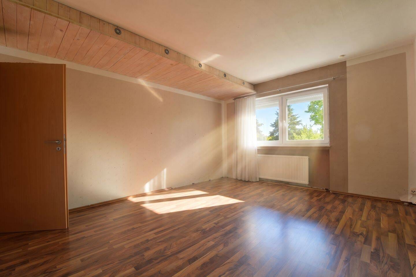 Immobilie in Obernburg am Main - Familien-Zuhause in begehrter Lage mit Aussicht und Platz für zwei Familien - Bild 4