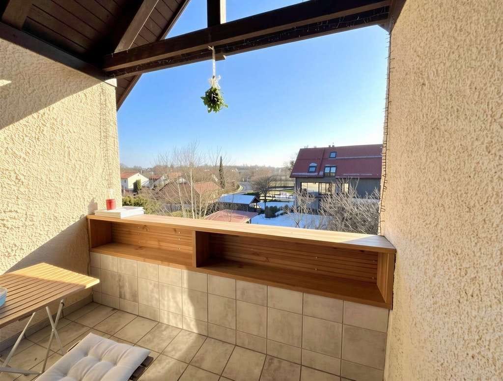 Immobilie in Odelzhausen - Gepflegte Dachgeschoss-Maisonette mit Kamin und zwei Außenbereichen. - Bild 3