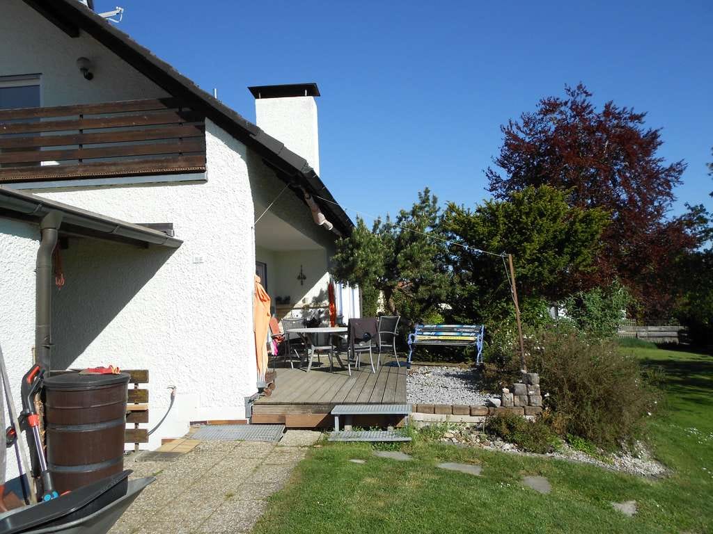 Immobilie in Wettstetten - Großzügig angelegtes Wohnhaus 2 Offene Kamine Sauna und Dusche im Keller Großzügige Terrasse - Bild 4