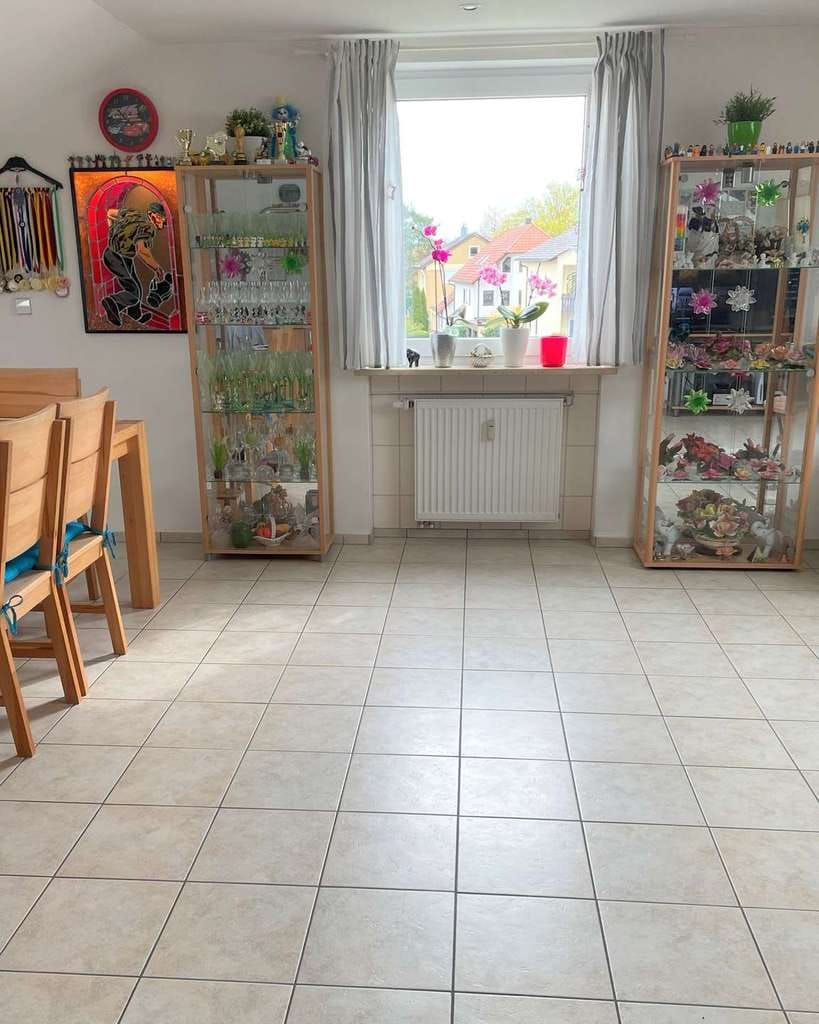 Immobilie in Rimpar - ImmoBillia:"Moderne Dachgeschosswohnung in ruhiger Wohnlage – gepflegt, hell und sofort wohlfühlen!" - Bild 1
