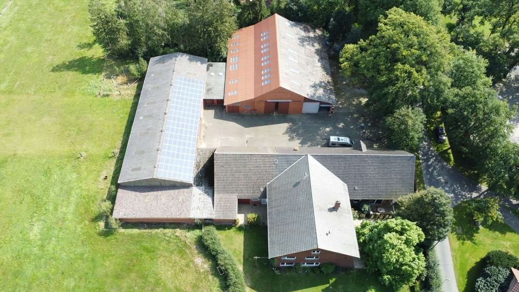 Immobilie in Diepenau - Wohnen, wo Pferde sich wohlfühlen - mit Reithalle und großzügigen Weideflächen - Bild 0