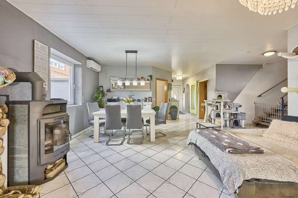 Immobilie in Hanhofen - Moderne Doppelhaushälfte mit Einliegerwohnung und Wintergarten - Bild 2