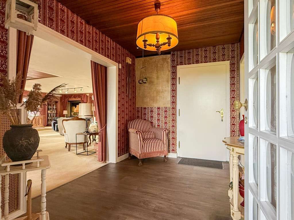 Immobilie in Südbrookmerland - Sanierungsbedürftiger Bungalow im Villenstil mit traumhaftem Grundriss - Bild 4