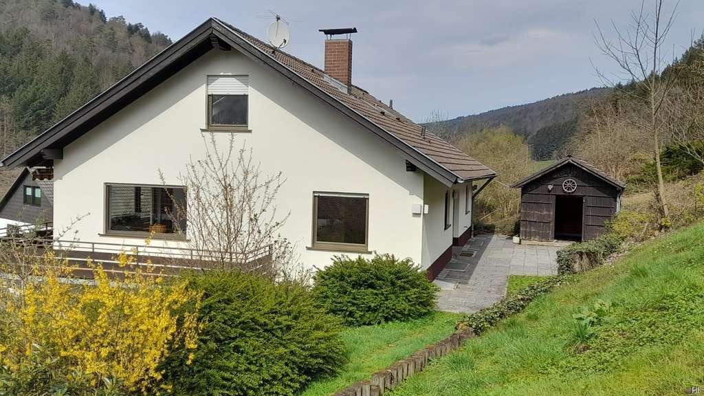 Immobilie in Heiligkreuzsteinach - Familienfreundliches Wohnhaus mit Einliegerwohnung und Doppelgarage in ruhiger schöner Lage - Bild 0