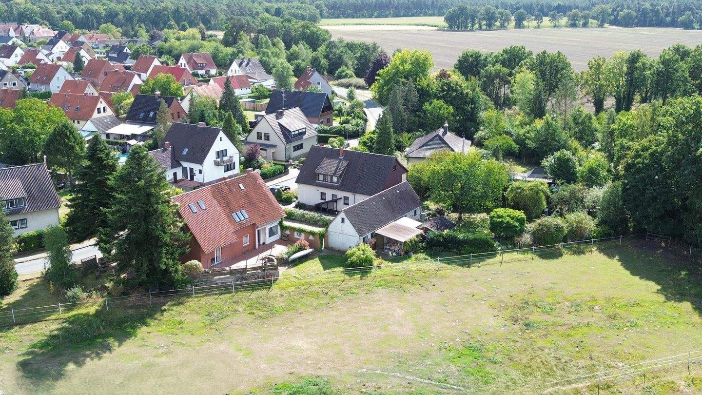 Immobilie in Dörverden - Generationenhaus im Grünen - Platz für Kinder, Eltern und Großeltern - Bild 0