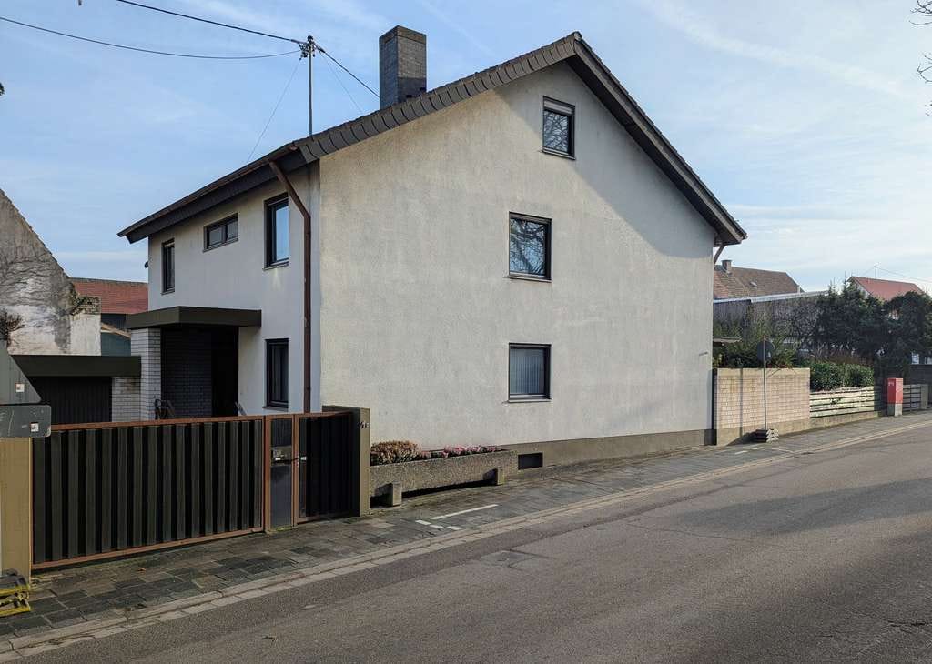 Immobilie in Kuhardt - Einfamilienhaus mit 8 Zimmern, Küche/Bad und Garage in Kuhardt - Bild 1
