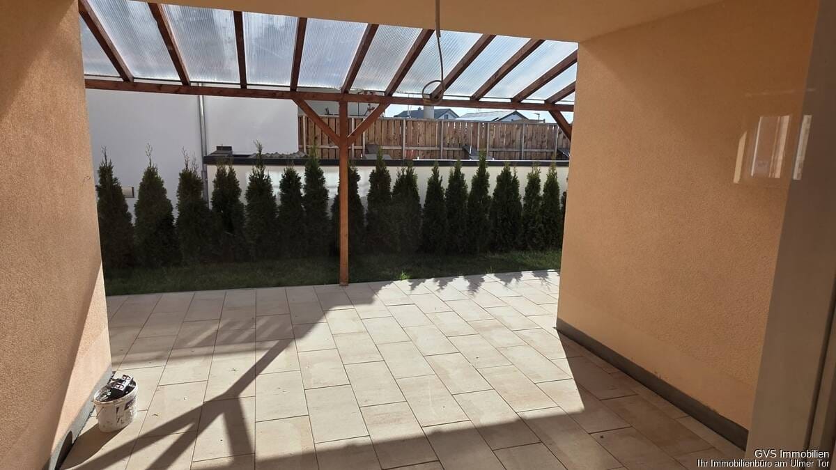 Immobilie in Niederrieden - 4,5 Zimmer-Wohnung mit Garten und 2-Zimmer-Einliegerwohnung, sep. Eingänge,Stellplätze und Terrassen - Bild 4