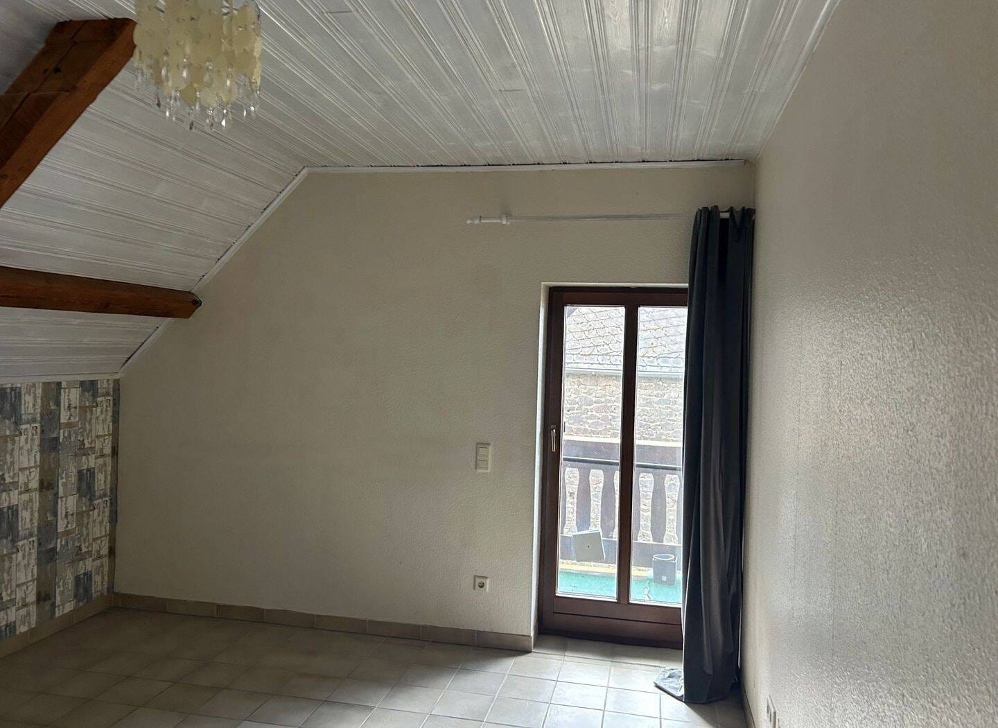 Immobilie in Ochtendung - Charmante Eigentumswohnung mit 4-Zimmer, Balkon und Garage im Herzen von Ochtendung - Bild 1