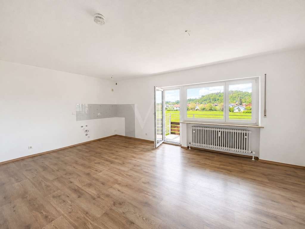 Immobilie in Chiemsee - 1 Zi. Apartment mit Balkon und traumhaftem Weitblick - Bild 2