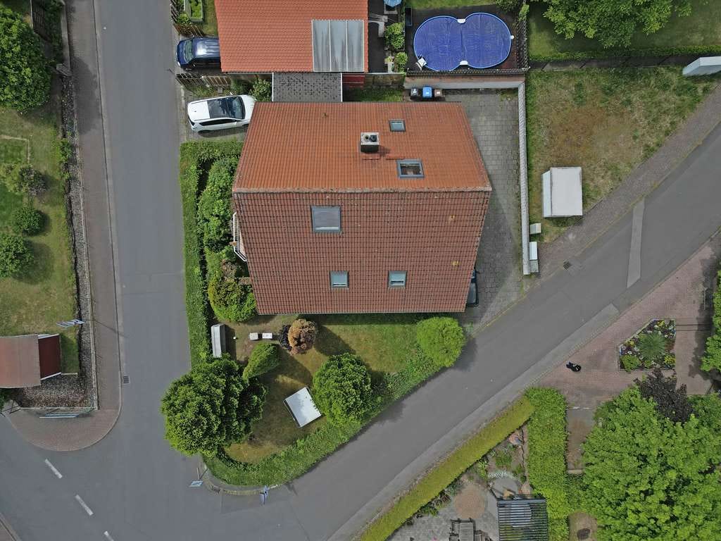 Immobilie in Kleinheubach - Gepflegtes Zweifamilienhaus mit Ausbaupotential - Bild 1