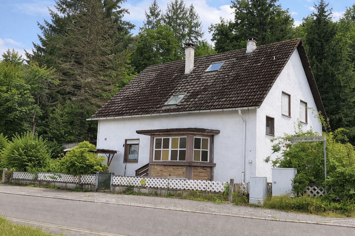 Immobilie in Kusel - Grundsolides Einfamilienhaus in ruhiger Stadtrandlage von Kusel - Bild 0