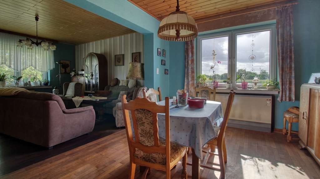 Immobilie in Stemwede - Viel Platz und Potenzial: Haus mit Scheune, Garagen und großem Grundstück - Bild 2