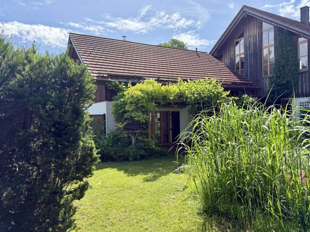Immobilie in Erding - Traumgrundstück mit charmanten und gepflegtem Einfamilienhaus in ruhiger Lage in Erding Süd - Bild 0
