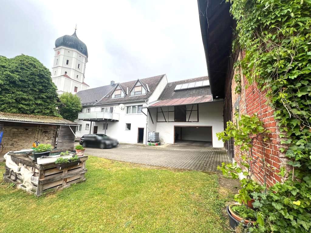 Immobilie in Weidenstetten - Großzügiges Anwesen mit Mehrfamilienhaus, Stadel und Nebengebäude - Bild 1