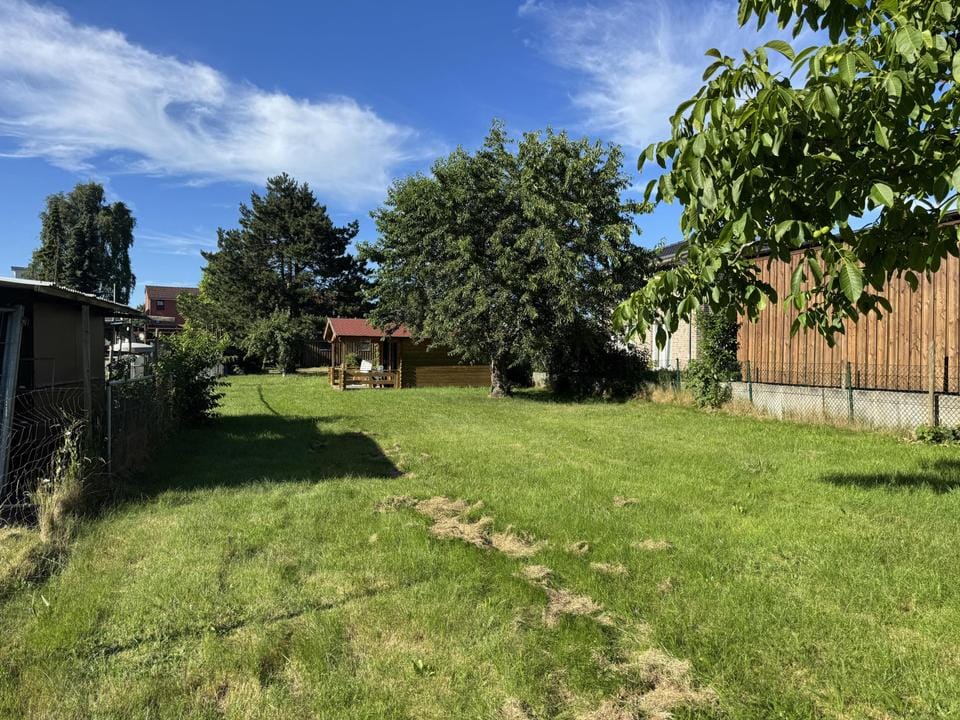 Immobilie in Uetersen - Vielseitiges Zweifamilienhaus mit großem Grundstück  - Bild 0