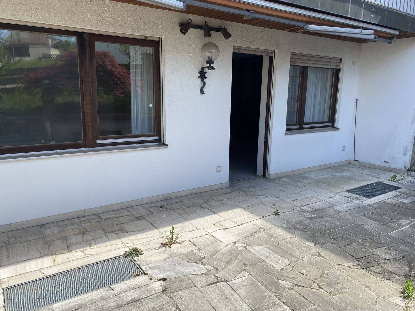 Immobilie in Mainburg - GIS IMMOBILIEN - Freistehendes Haus mit Lagergebäude zum Renovieren! - Bild 1