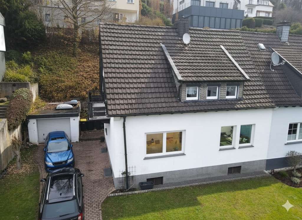 Immobilie in Attendorn - VR IMMO: Gepflegte Doppelhaushälfte in guter Lage - Bild 1