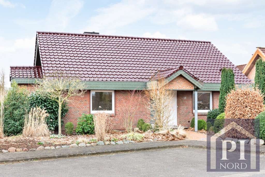 Immobilie in Westerrönfeld - Stilvolles Einfamilienhaus mit 230m² Wohn-und Nutzfläche, Doppelcarport und traumhaftem Garten - Bild 4
