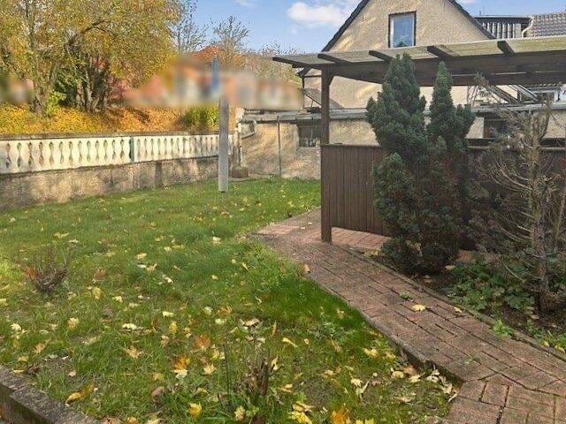 Immobilie in Eilsleben - Solides Einfamilienhaus mit Geschichte in ruhiger Lage von Eilsleben - großzügig, gepflegt - Bild 2