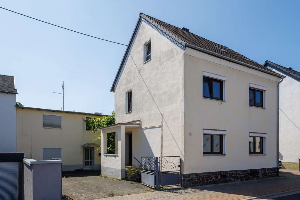 Immobilie in Plaidt - Rentable Kapitalanlage - 2 gut vermietete Einfamilienäuser in ruhiger Lage - Bild 0