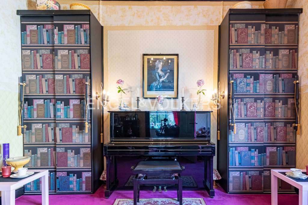 Immobilie in Moormerland - Elegante Villa aus der Gründerzeit - Großzügige Räume und stilvolle Ausstattung - Bild 2