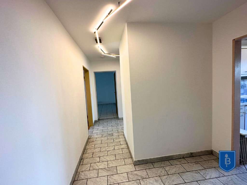 Immobilie in Metzingen - Attraktive Hochparterre-Wohnung mit Balkon und Garage - Bild 4