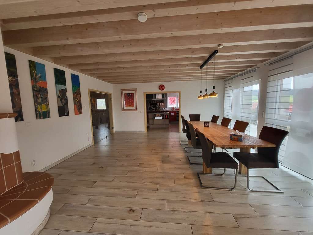 Immobilie in Satteldorf - Ökologisches Einfamilienhaus mit Aufzug, Holzdecke & Wohlfühlatmosphäre in Südlage - Bild 3
