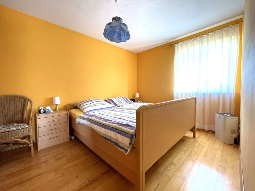Immobilie in Peiting - KAUFEN - EINZIEHEN - WOHLFÜHLEN
Gepflegte 3,5-Zimmerwohnung im 1. OG mit Südbalkon und Garage - Bild 4