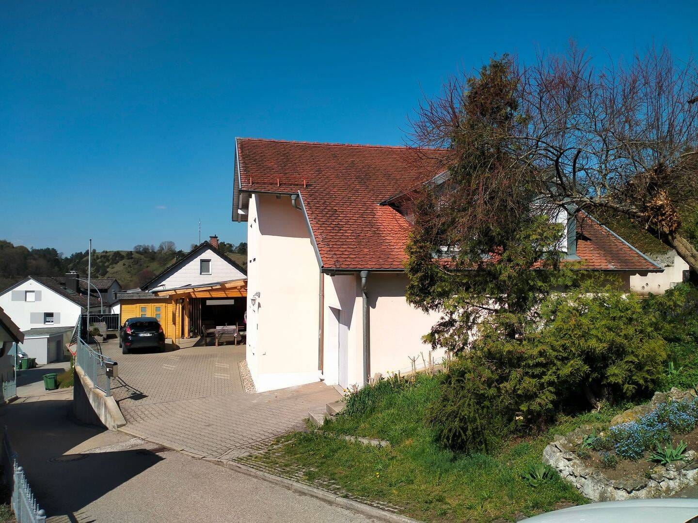 Immobilie in Altmannstein - Altmannstein: Großes Haus an sonnigem Südhang - Bild 2