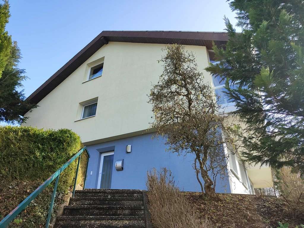 Immobilie in Fluorn-Winzeln - Idyllisches Einfamilienhaus in unvergleichbarer Lage mit Einliegerwohnung und großem Garten  - Bild 1