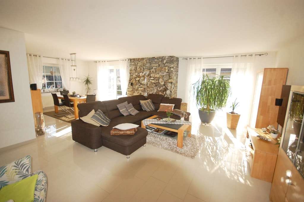 Immobilie in Rötgesbüttel - Großzügige Doppelhaushälfte mit Kamin, Garten und moderner Ausstattung – ideal für Familien - Bild 4