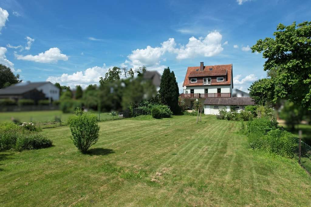 Immobilie in Beverungen - Mehrgenerationenhaus mit großem Süd-Garten und Garage in Beverungen-Wehrden - Bild 3