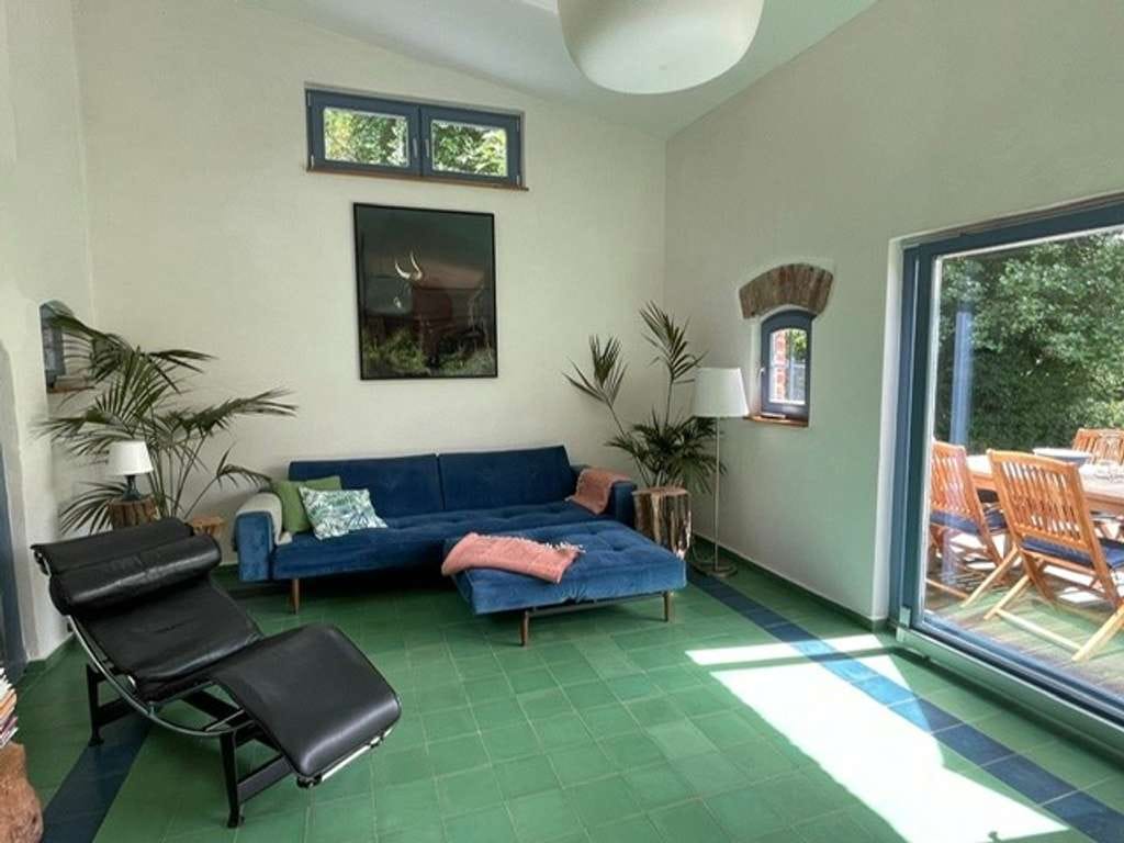 Immobilie in Grambow - Saniertes Landhaus mit 4.500 m² Grundstück, Sauna & 48.000 € Einnahmen p.a. - Bild 2