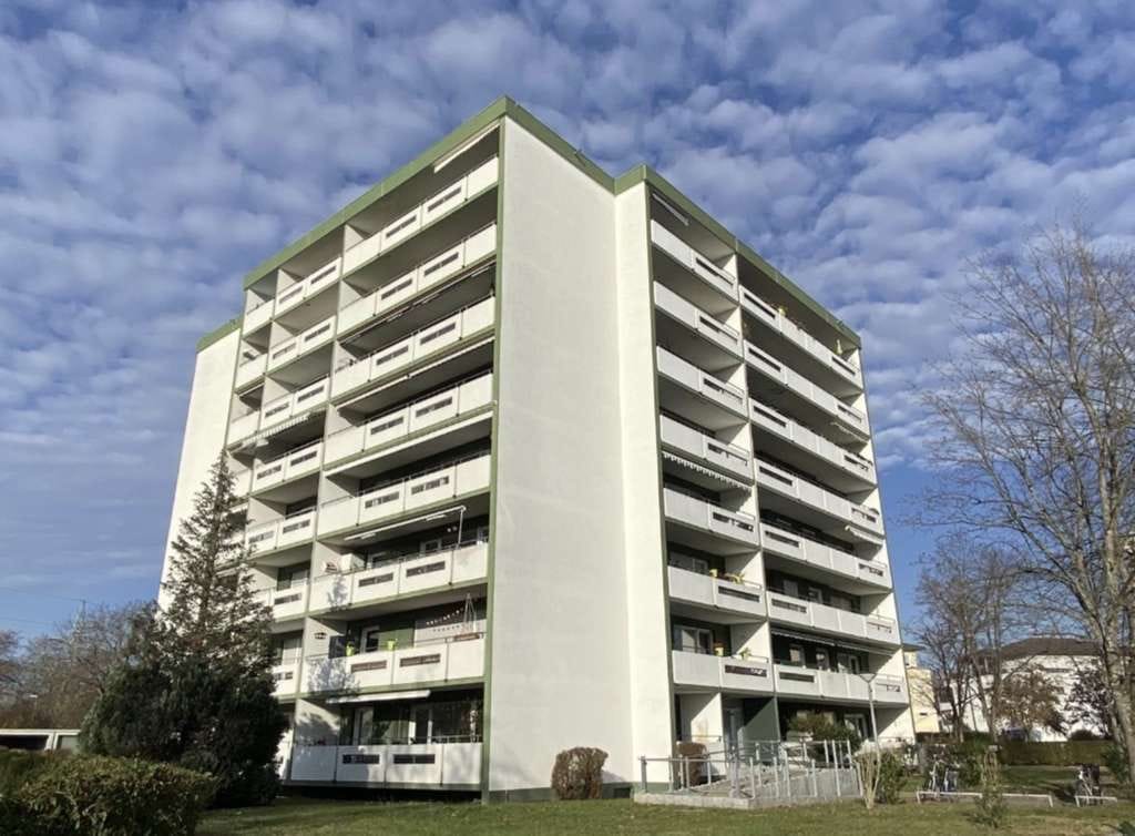 Immobilie in Eimeldingen - 4-Zimmer Wohnung (108m²) im 2. OG, voll renoviert, mit Balkon in Eimeldingen - Bild 0