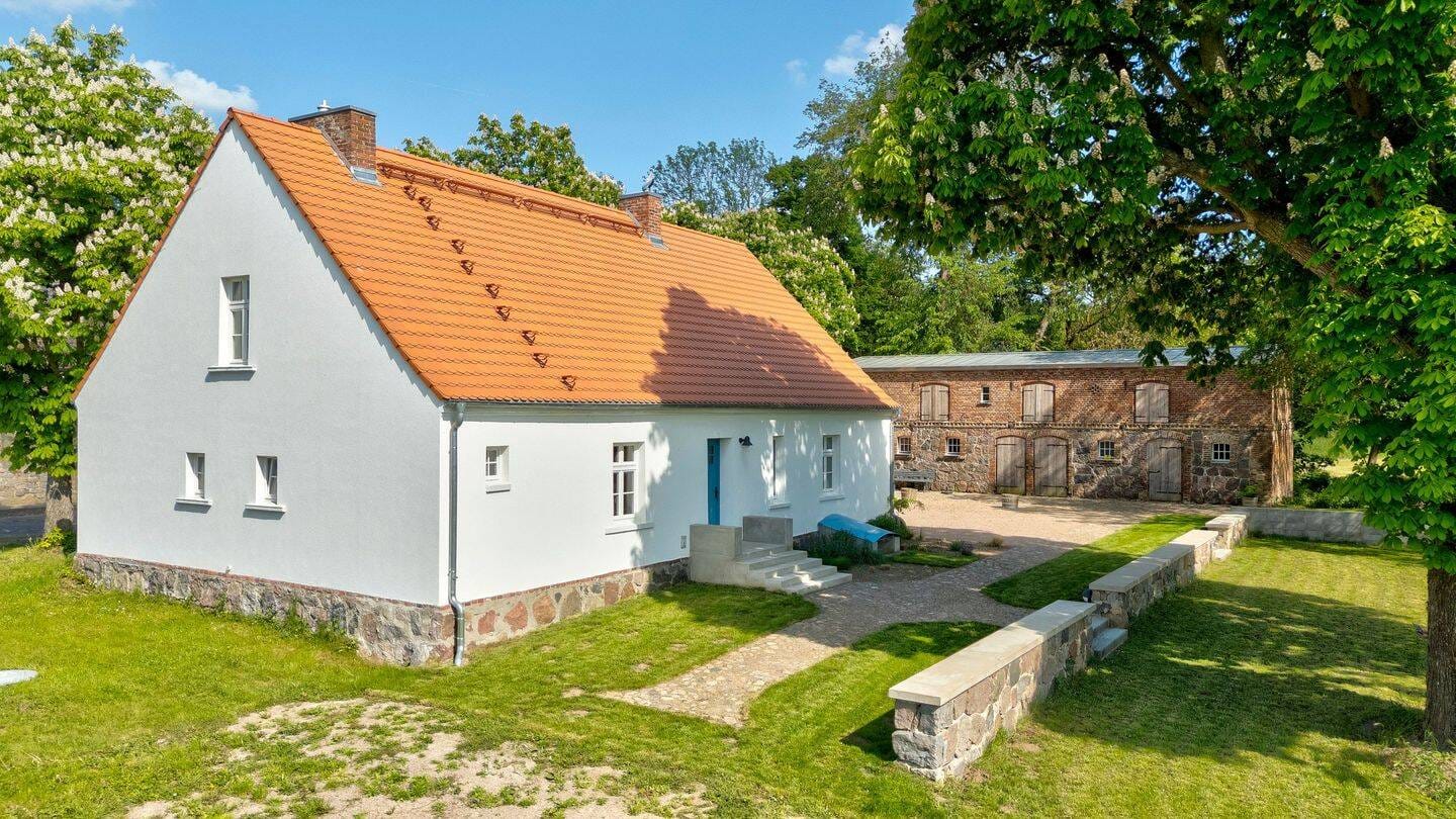 Immobilie in Grambow - Historisches Ensemble mit großem Grundstück und Entwicklungspotenzial/ Historyczny zespól zabudowan z duza dzialka i potencjalem rozwoju - Bild 0