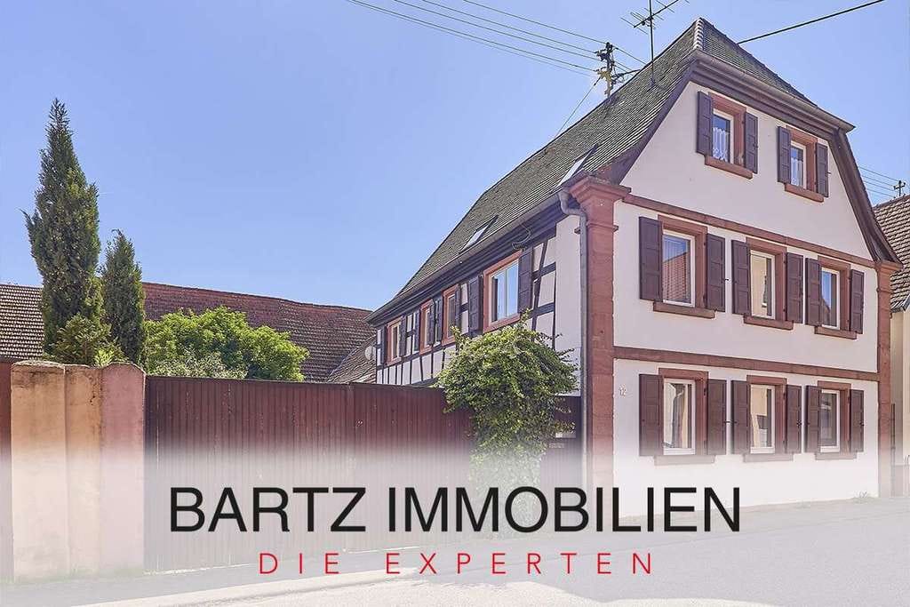 Immobilie in Altdorf - Charakterstarkes Fachwerkhaus mit großzügigem Raumensemble, Hof und Scheune - Bild 0