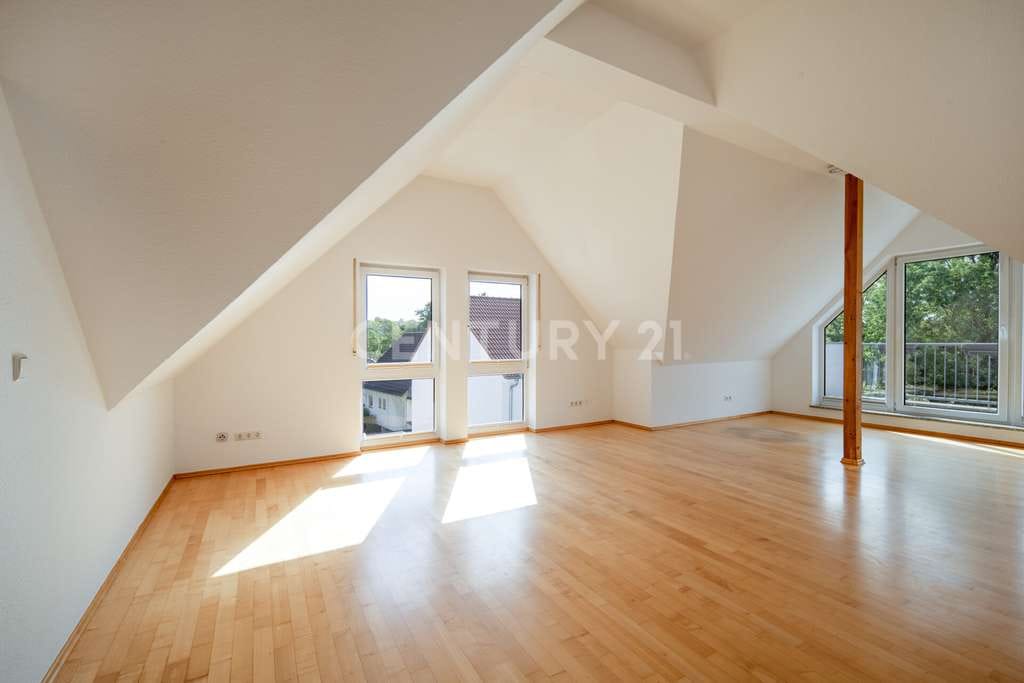 Immobilie in Hofheim am Taunus - Beste Lage, top Rendite, Kapitalanleger, Großfamilien: 3 Stellplätze, bezugsfrei, Option 3. Wohnung - Bild 2