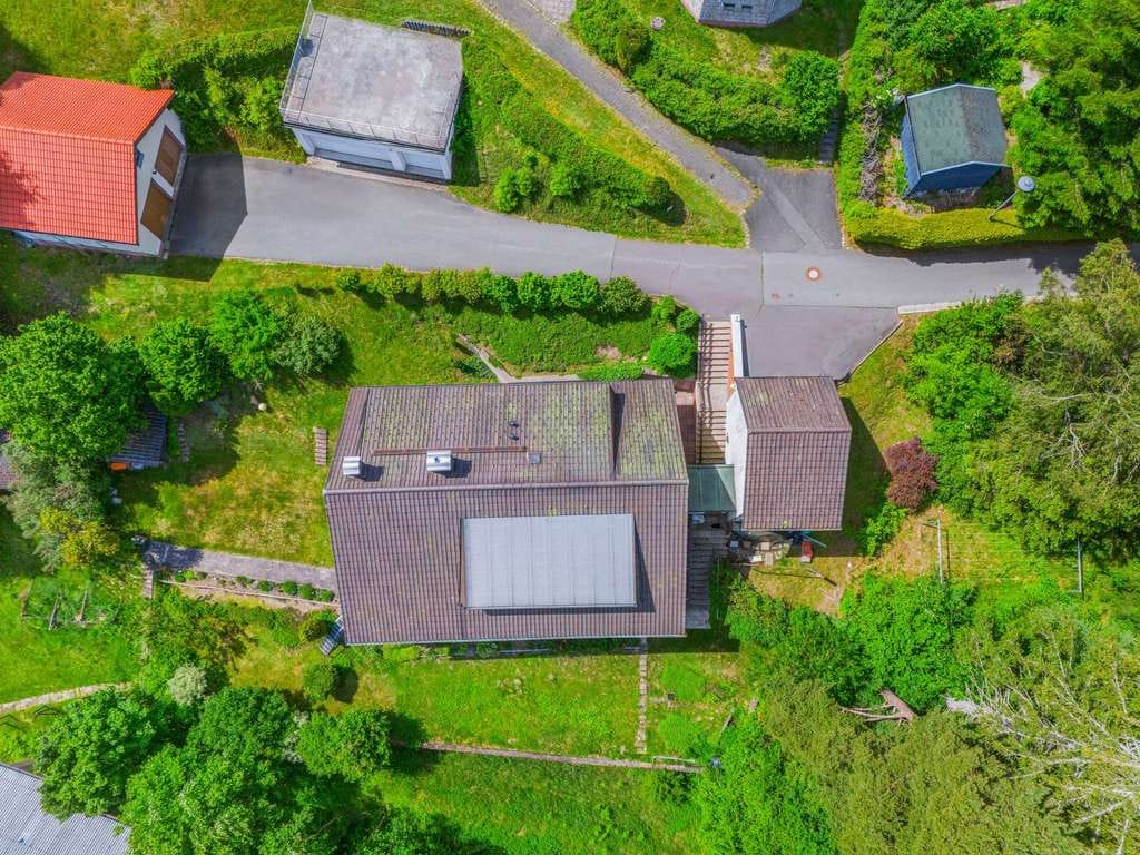 Immobilie in Warmensteinach - Einmalig gepflegtes Zweifamilienhaus mit idyllischen Ausblick in Warmensteinach - Bild 4