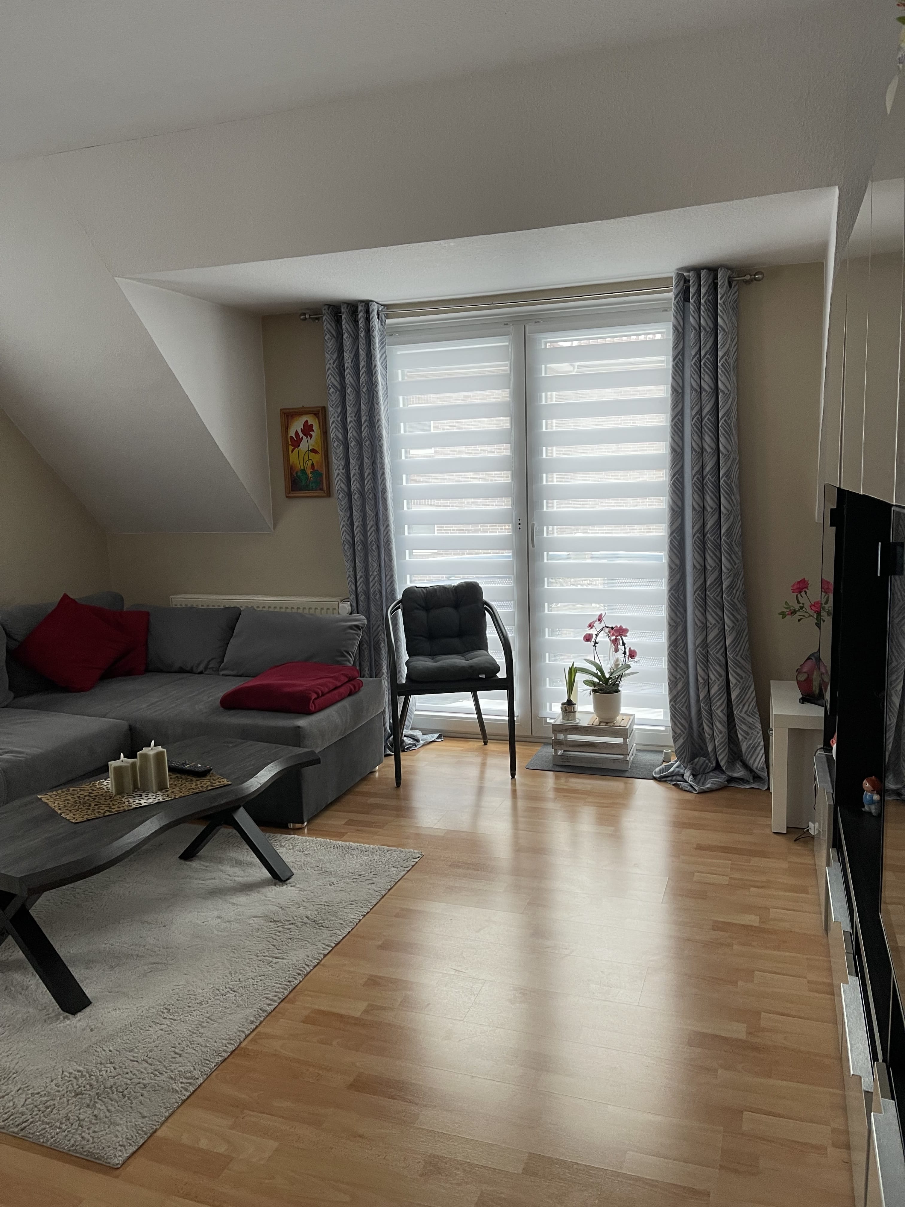 Immobilie in Schortens - Top gepfl. Dachgeschoß-Wohnung in ruhiger Zentrumslage - Bild 2