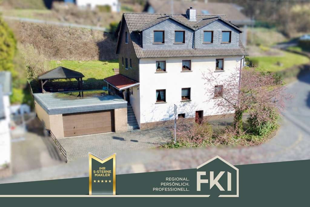 Immobilie in Kirchen (Sieg) - **Gepflegtes Wohnhaus für die ganze Familie in attraktiver Lage** - Bild 0
