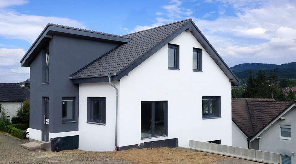 Immobilie in Waldbröl - 51545 Waldbröl: Einfamilienhaus mit Einliegerwohnung - Bild 0