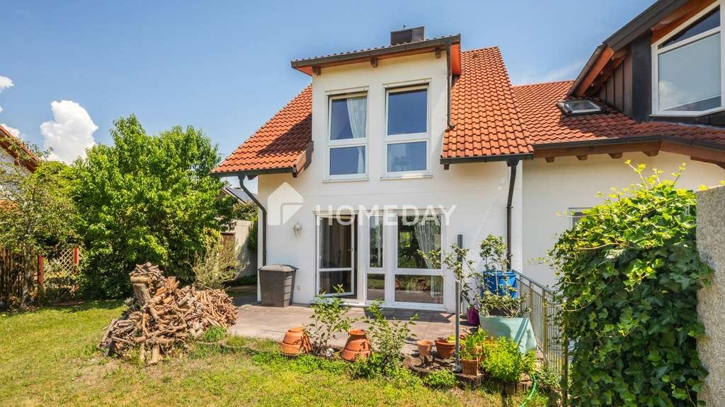 Immobilie in Volkertshausen - Sorgenfrei wohnen: DHH (Klasse A, PV & Wärmepumpe) mit traumhaftem Blick ins Grüne - Bild 1
