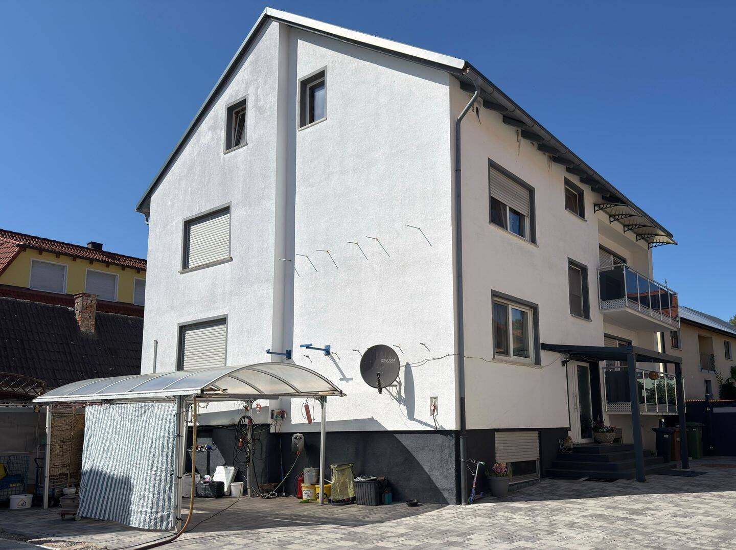 Immobilie in Schlüsselfeld - Familienfreundliches Zweifamilienhaus mit Balkon in Schlüsselfeld OT Thüngfeld - Bild 2