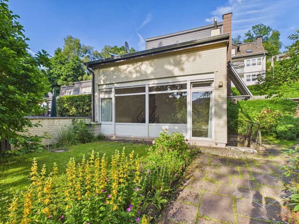 Immobilie in Lüdenscheid - Reihenendhaus mit grossem Garten und viel Platz - Bild 2
