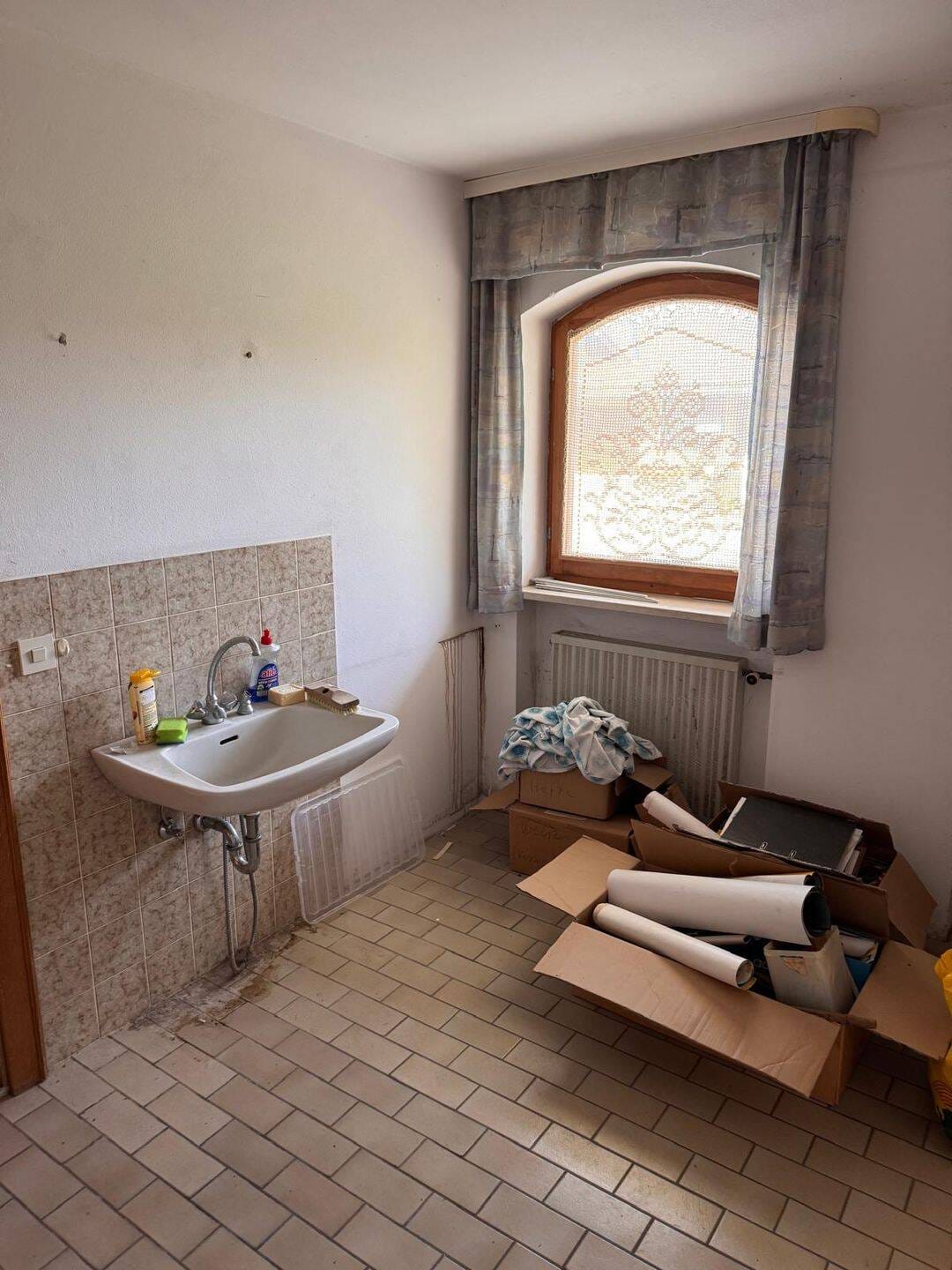 Immobilie in Nußdorf - Großzügiges Hanghaus mit traumhaftem Bergblick – ruhige Lage bei Traunstein, viel Potenzial  im Angebotsverfahren - Bild 4