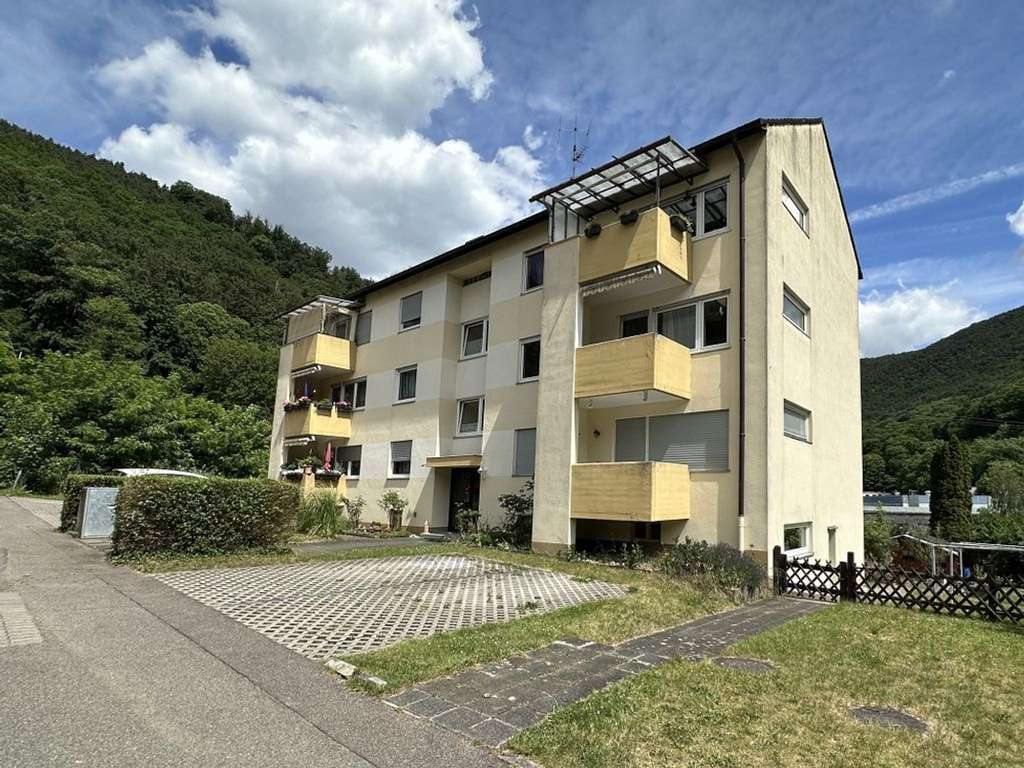 Immobilie in Neustadt an der Weinstraße - Kapitalanlage oder zukünftiges Zuhause im Grünen – gepflegte 4-ZKB mit Balkon, Gartenanteil + Stellp - Bild 2