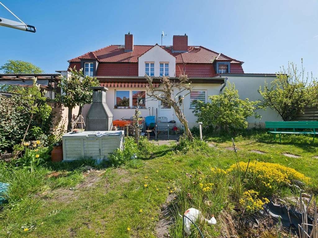 Immobilie in Premnitz - Charmantes Wohnhaus mit großzügiger Raumstruktur und repräsentativer Frontansicht - Bild 2