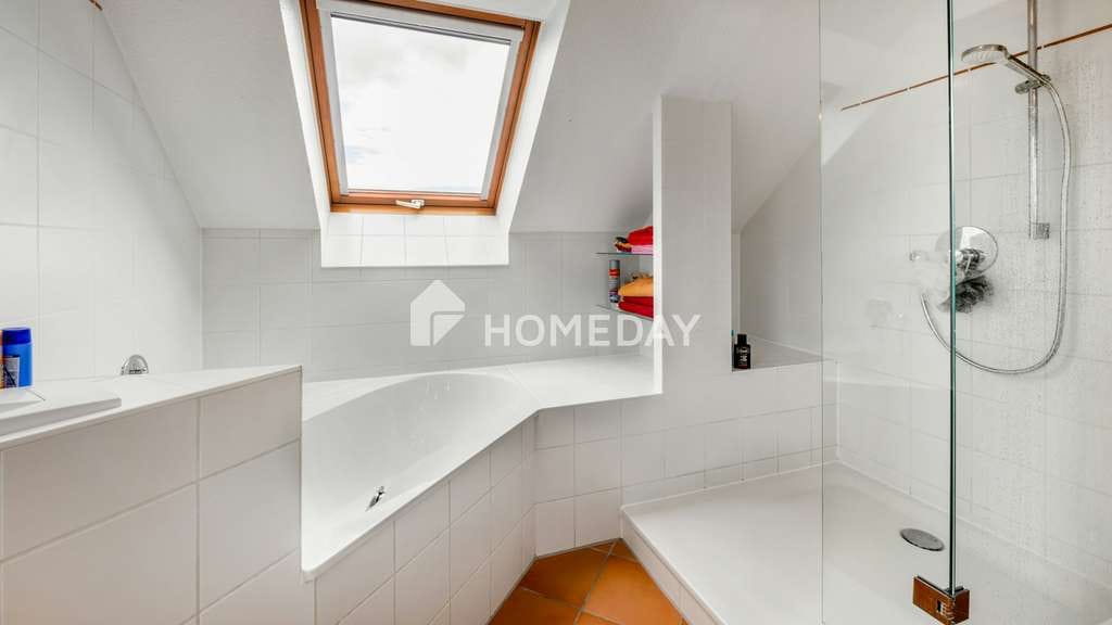 Immobilie in Neuenstadt am Kocher - Maisonette in Neuenstadt: 4 Zimmer, Loggia, Garage und Stellplatz - Bild 2