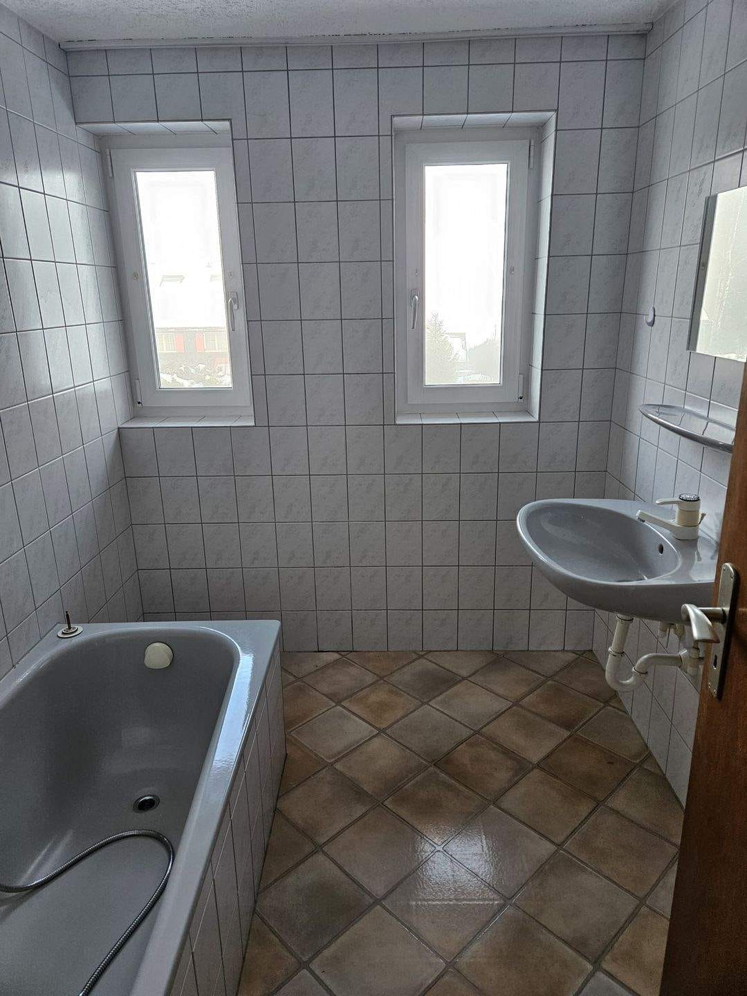 Immobilie in Oberstaufen - Seltene Gelegenheit im Allgäu: 2-Familienhaus mit großem Entwicklungspotenzial - Bild 3
